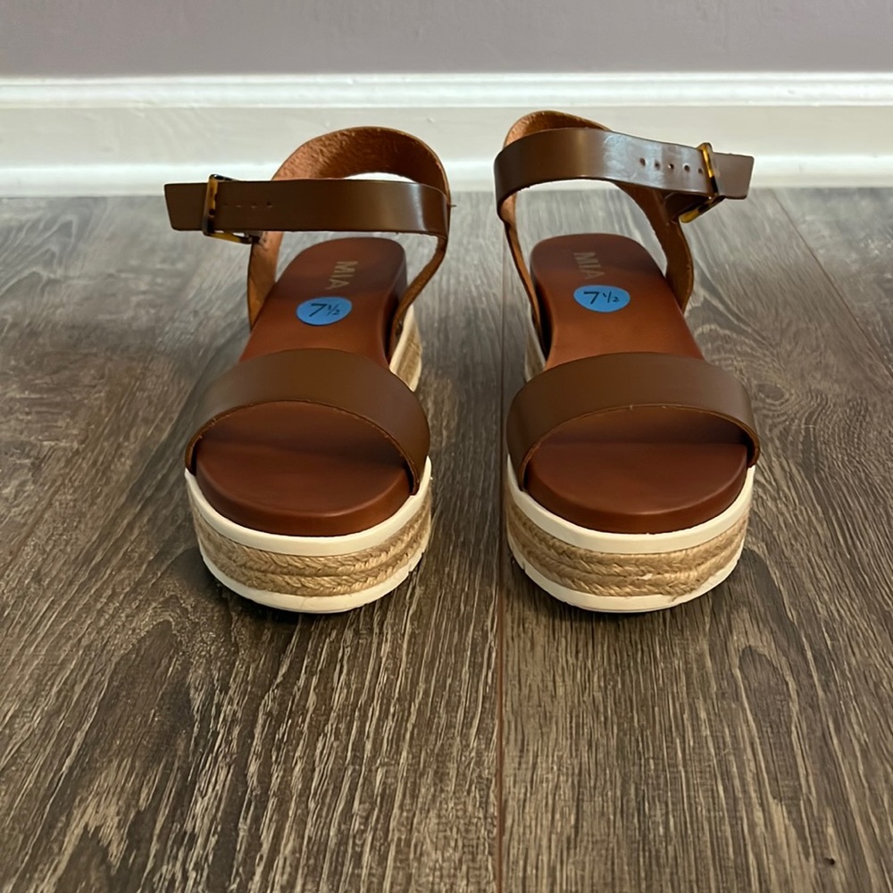 MIA platform wedge sandal